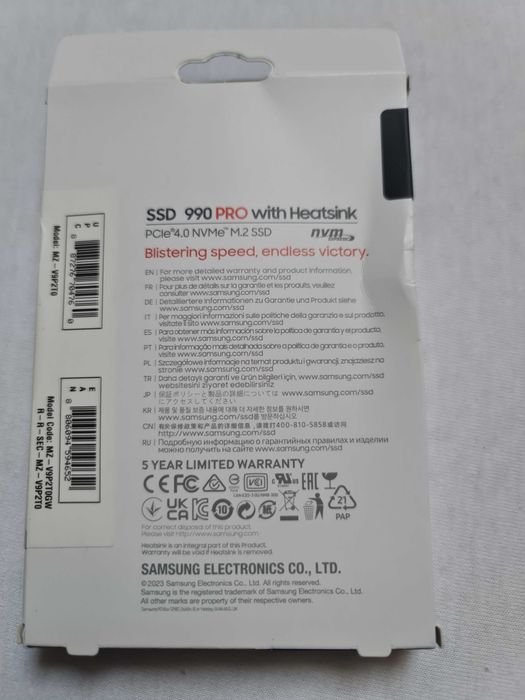 Samsung 990 Pro M2,with heatsink si Corsairs MP600