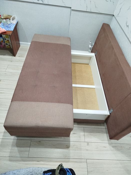 Продам б/у диван