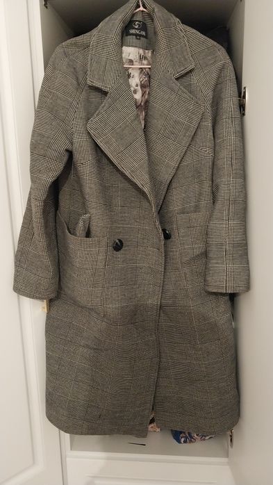 Қыстық пальто тізеден жоғары