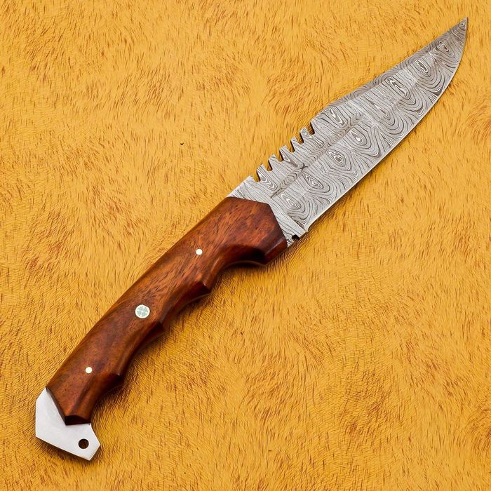 Ножове дамаска стомана - ръчно изработени