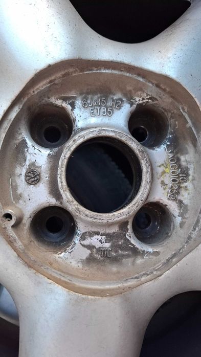 Джанти 15, лети 4×100, 6J15, ET35- ползват се на Passat B4