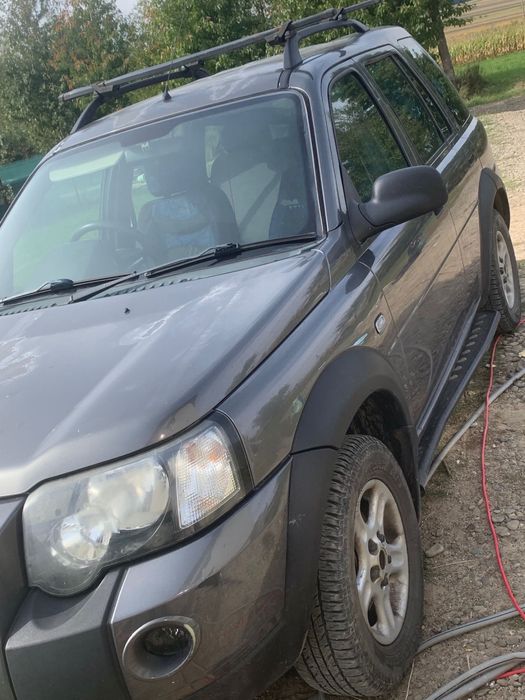 Vand Land Rover in stare buna