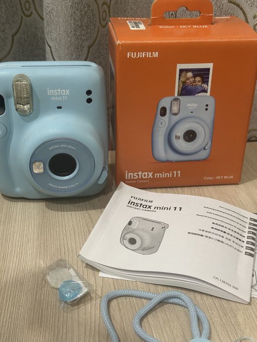instax mini 11 в хорошем состоянии