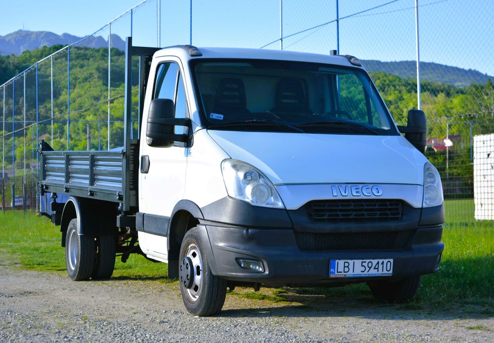 Iveco Daily 2012 basculabil pe 3 parti