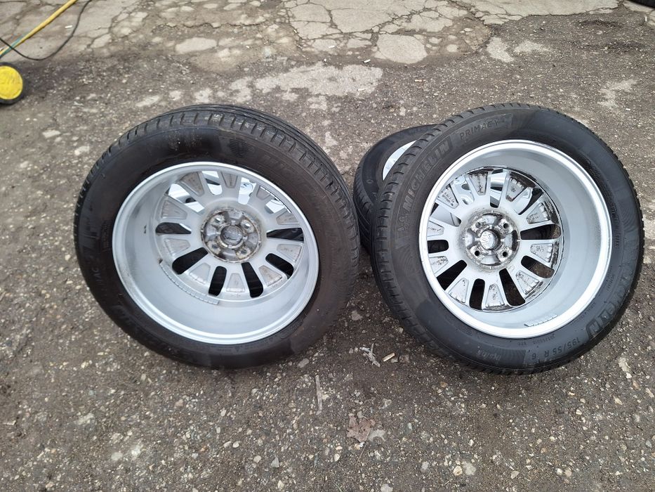 Оригинални Кия-16цола-4/100-с гуми