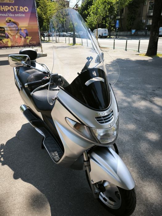 Schimb/Vand Suzuki burgman 250 CC/ 2002 / 35.000 km în creștere.