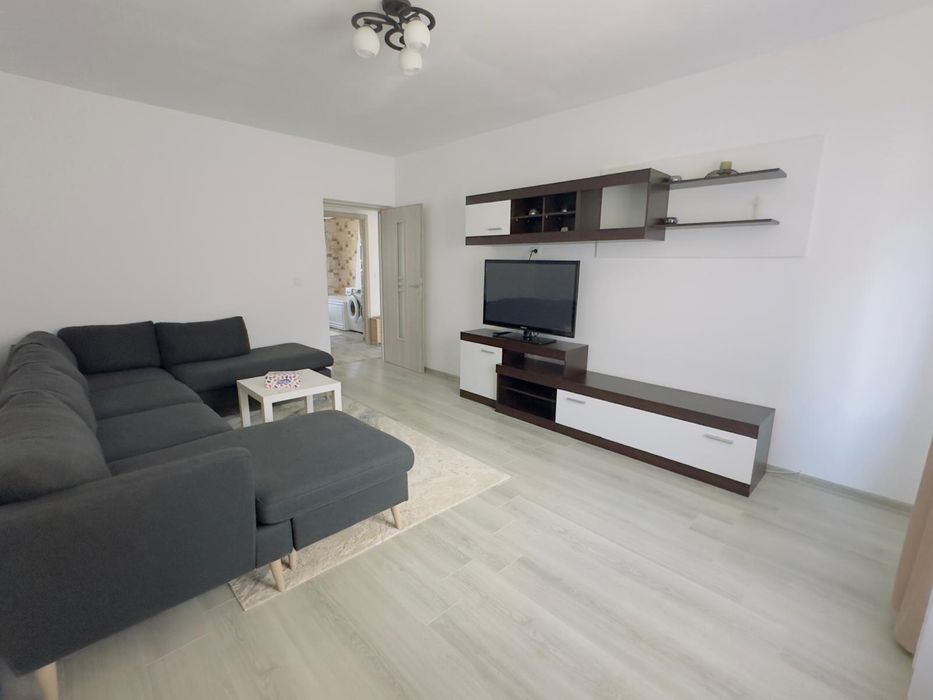 Inchiriez apartament cu 2 camere zona Bucium