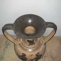 Vaza din lut cu doua manere decor