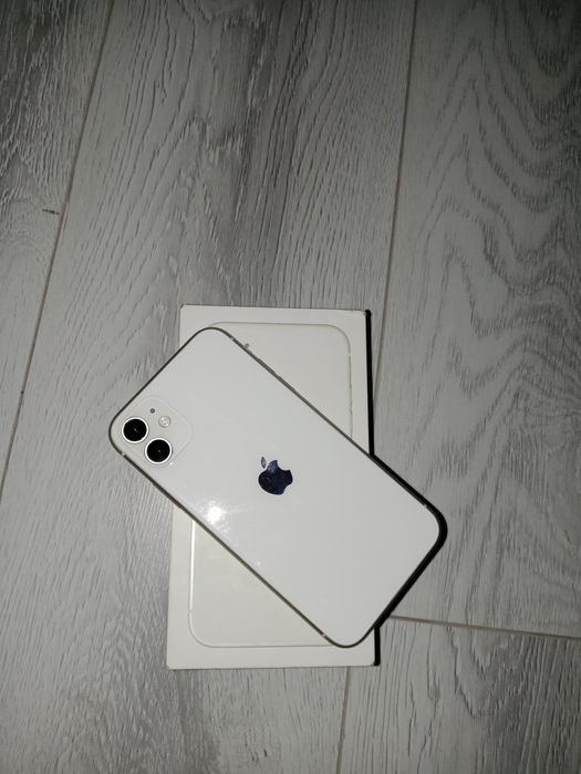 Айфон 11 сост хороший