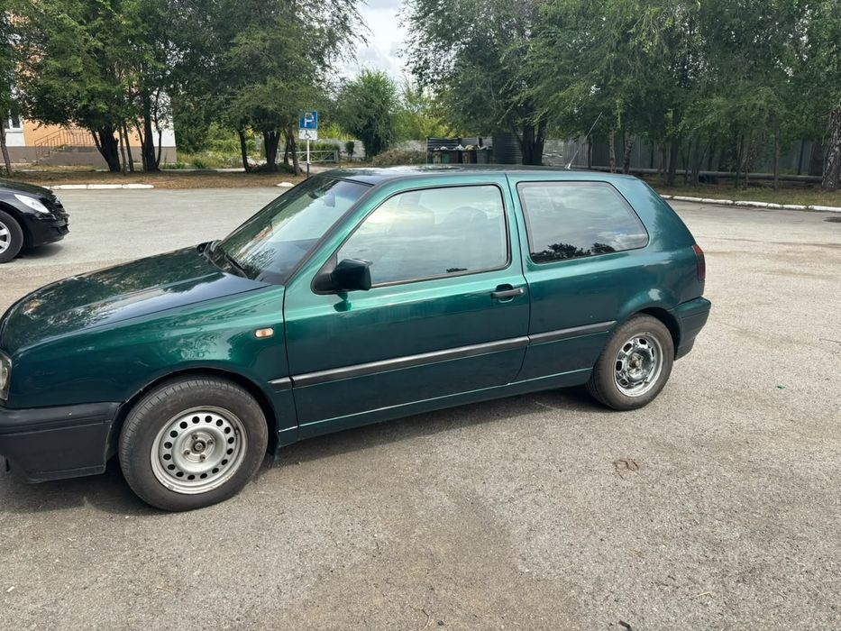 Автомобиль Фольксваген гольф 3