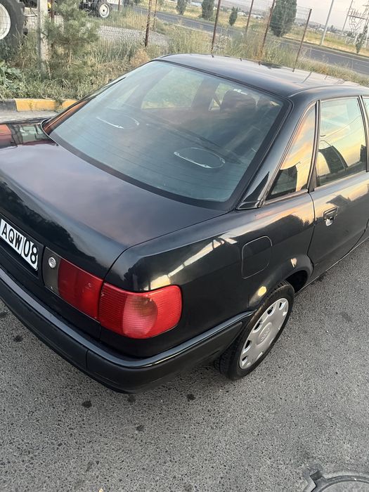 Audi 80 в хорошем состаяний