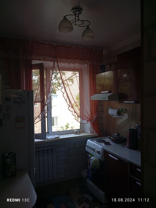 Продаю квартиру в 11а микрорайоне.