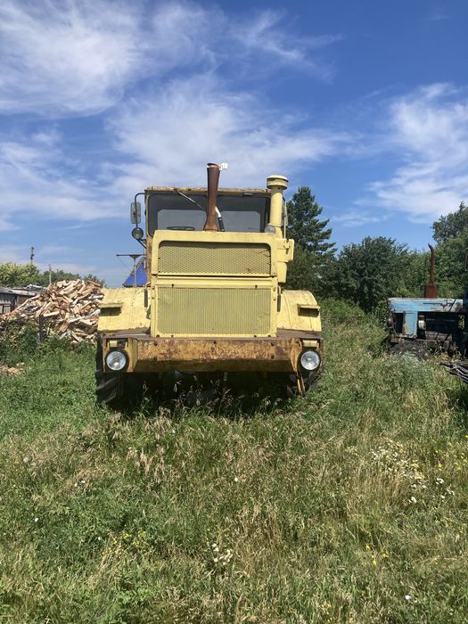 Трактор К-700 на ходу