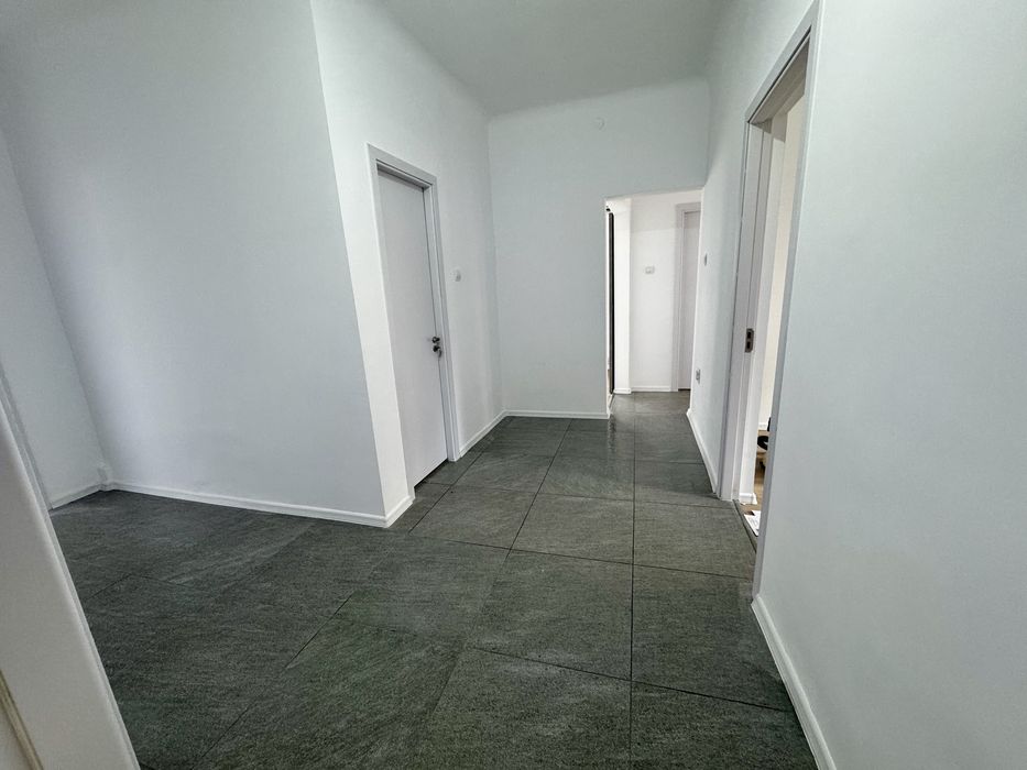 casa si curte , spatiu comercial  Piata Mihai Viteazul de inchirat / vanzare