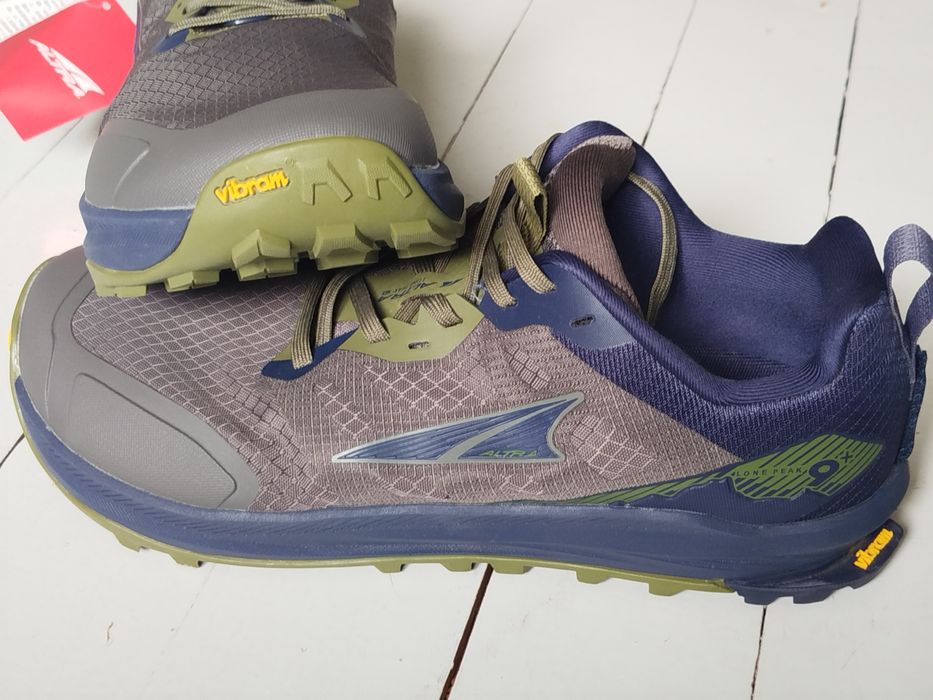 Новые кроссовки Altra