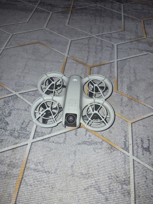 Дрон DJI NEO дрон