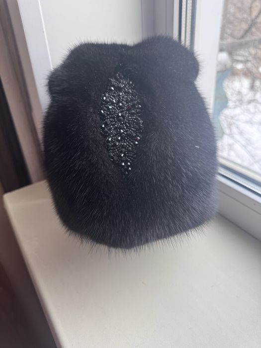 Продам норковую шапку 30000