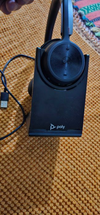 casti stereo poly voyager 4320 uc stand dock incarcare