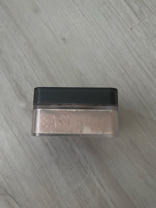Pudra Huda Beauty nuanta Cupcake