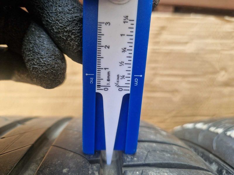 2 Goodyear R19 275/40
летни гуми Runflat 
DOT3817