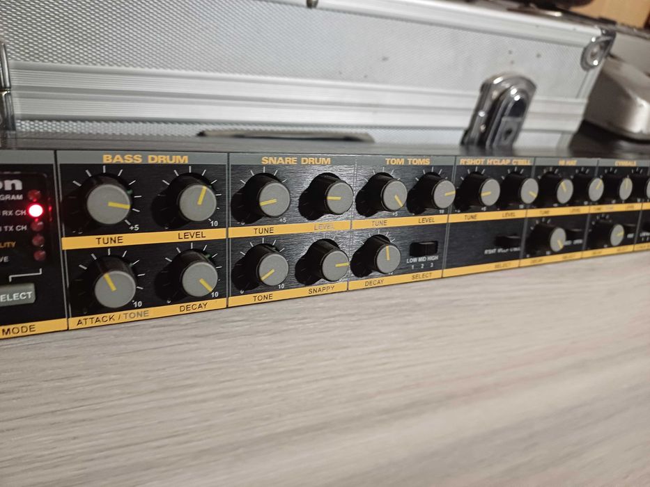 Novation  Drum station