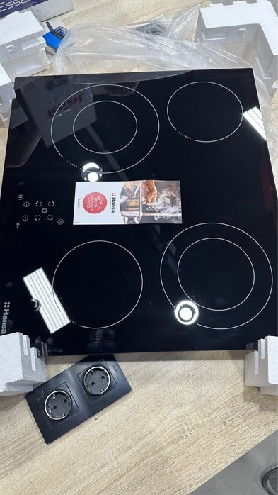 Продам варочную поверхность Hansa