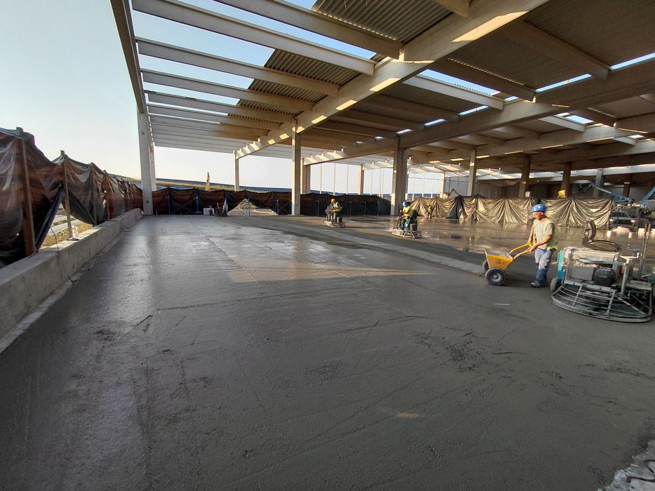 Turnare pardoseli industriale elicopterizat