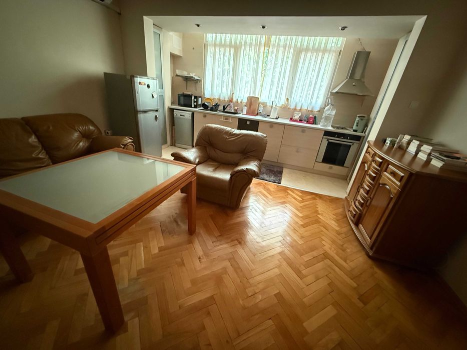 Продава се Двустаен апартамент в Пловдив, Гагарин - 63 кв.м за 899 €/кв.м - Снимка #1