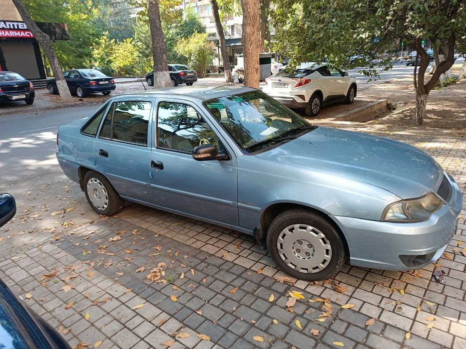 Продаётся  Нексия 2, цвет Дельфин