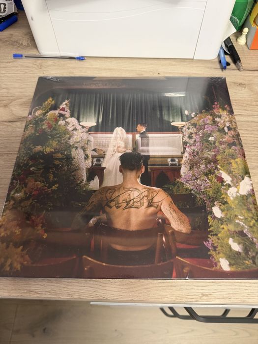 Yeat - A Dangerous Lyfe Vinyl + CD and ADL T shirt (Box set)