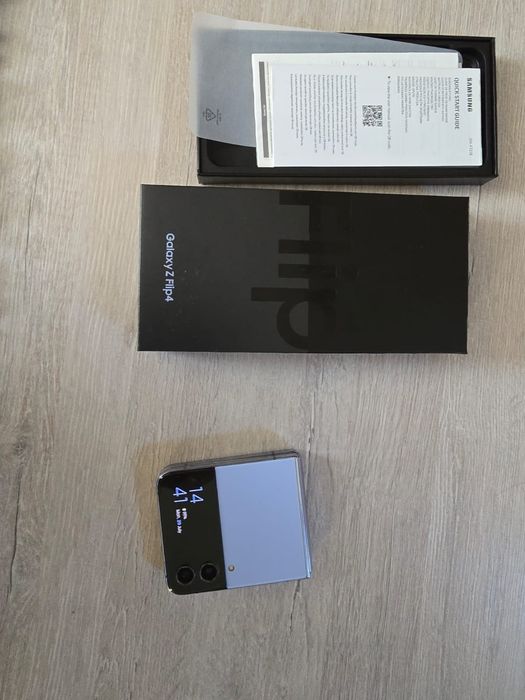 Galaxy Z Flip 4, 8 GB