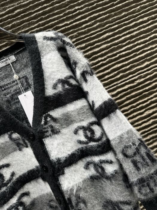 Bluza Chanel noua