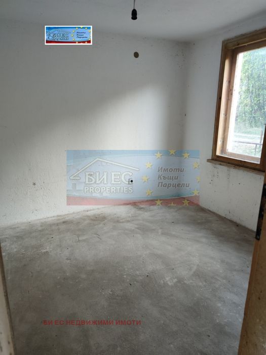 Къща в с. Гълъбовци 105 м² и двор 600m²