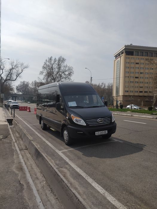 Taksi toqqa   Jac m3 8 ta joyli komfort moshina kanditsanerlari bor or