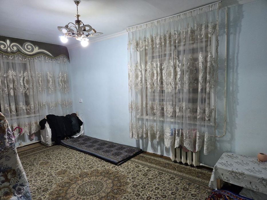 Чиланзар 23, 42м2 , Кирпичный  дом, 1/4/5, Балкон 2х6