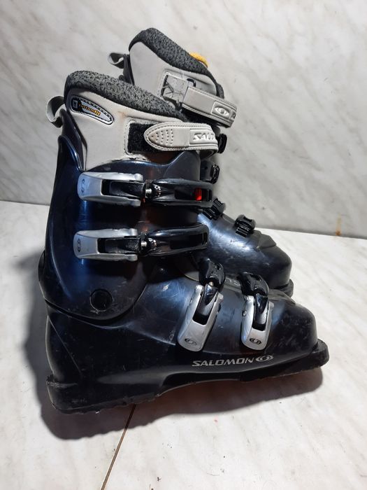 Clapari ski schi Salomon mondo 25,5 corespunde mărimii 39,5