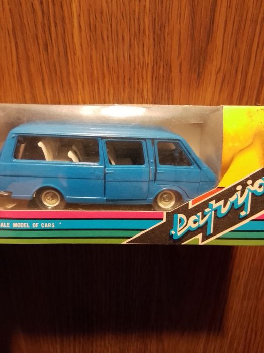 Продам коллекционную РАФ-2203 (СССР, металл)