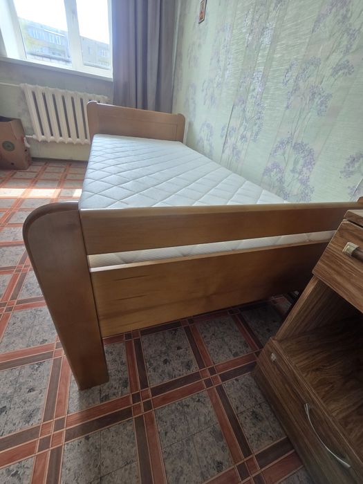 Продам  односпальную кровать