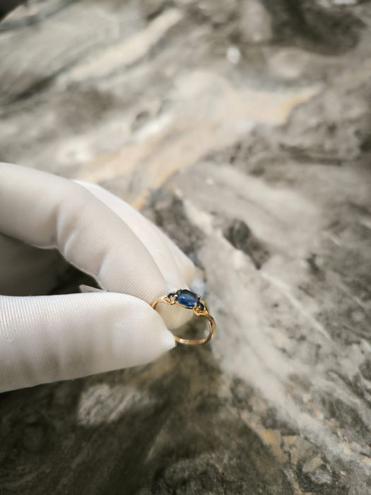 Золотое красивое кольцо