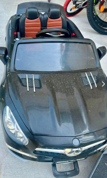 Mașinuta electrica Mercedes cu încărcător , fără telecomanda
