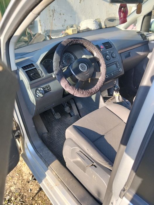 VOLKSWAGEN Touran 2005 — imagine 4