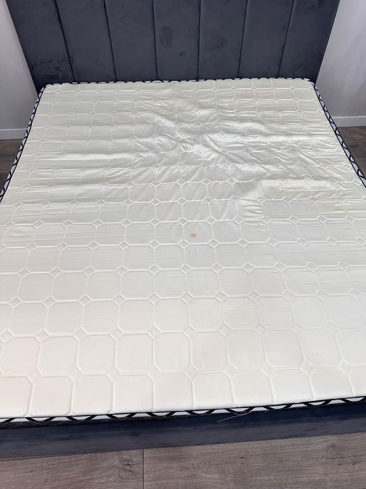 Продам матрас в хорошем состоянии.