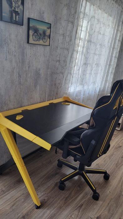 Продам стол вместе с креслом