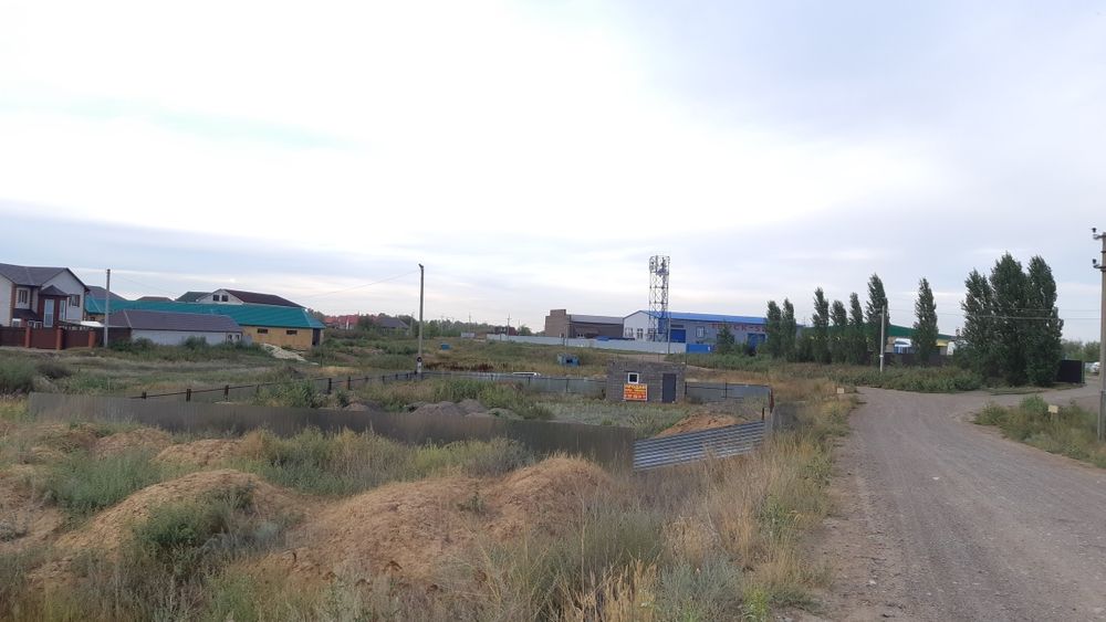 Участок вдоль трассы!