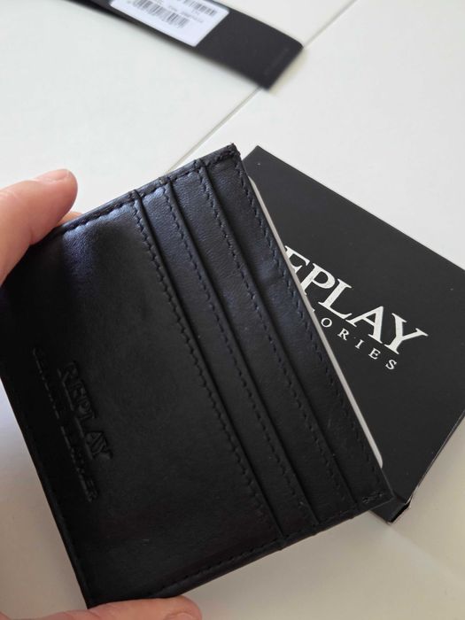 Портфейл, картелеро Replay