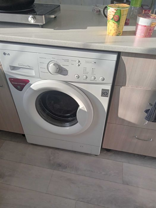 Продам стиральную машину LG срочно