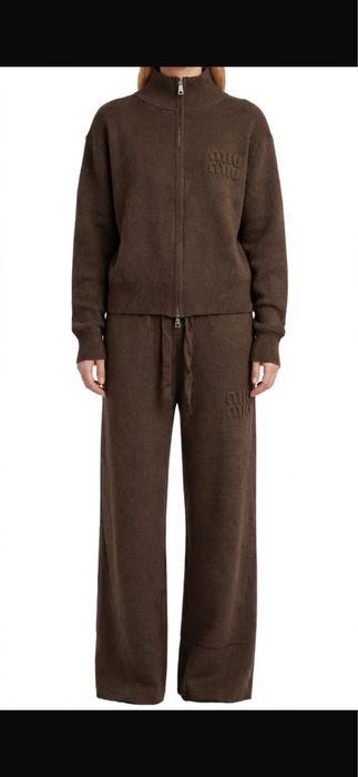 Комтюм женский трикотажный двоцка miu miu шоколад размер 42-44