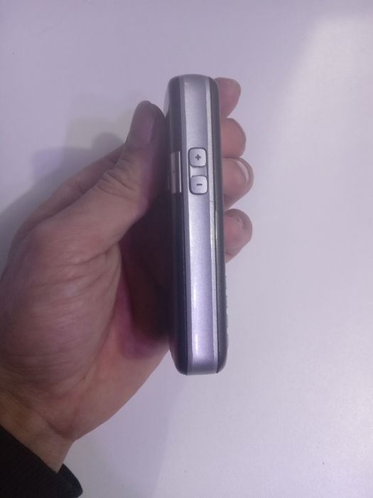 Продам оригинал Nokia 6070