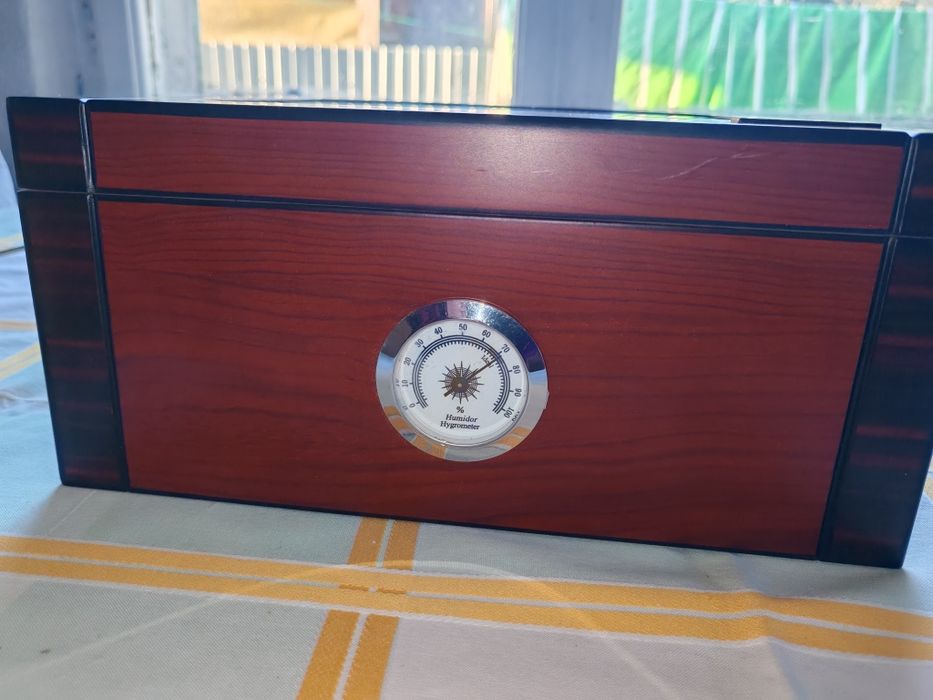 Humodor trabucuri cu capac de sticla Gabriela