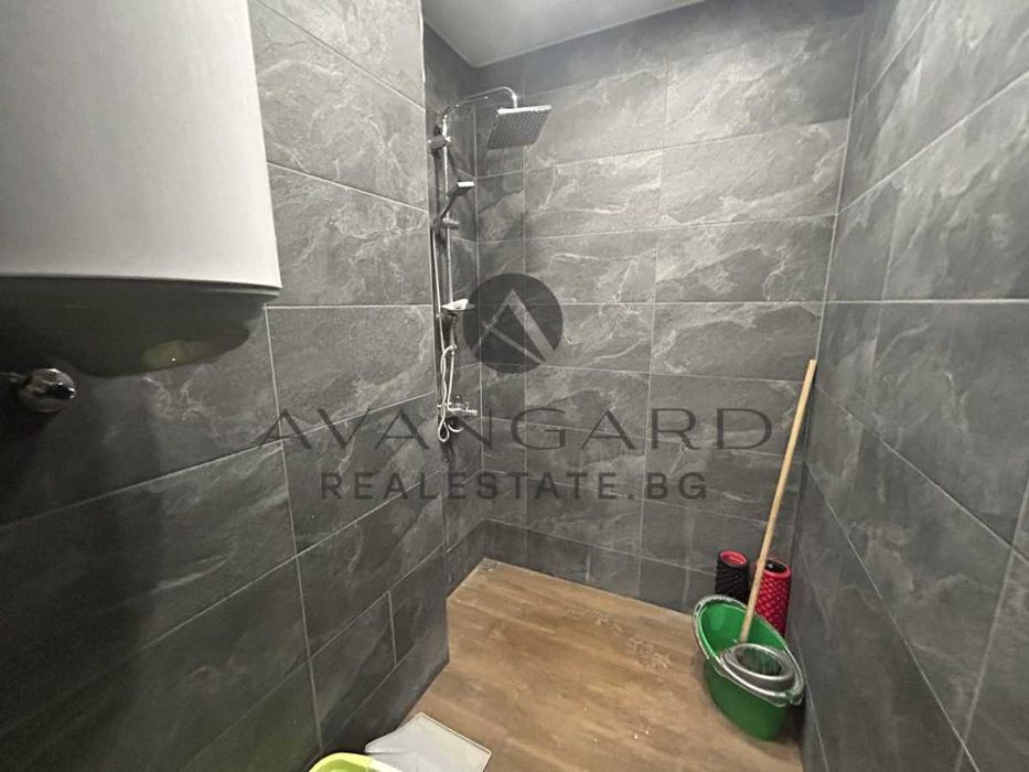 Продава се Тристаен апартамент в Пловдив, Тракия - 92 кв.м за 1196 €/кв.м - Снимка #1